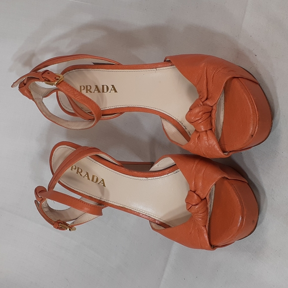 Vintage Prada orange leather platform heels size 35.5 size 5.5 - Picture 2 of 15
